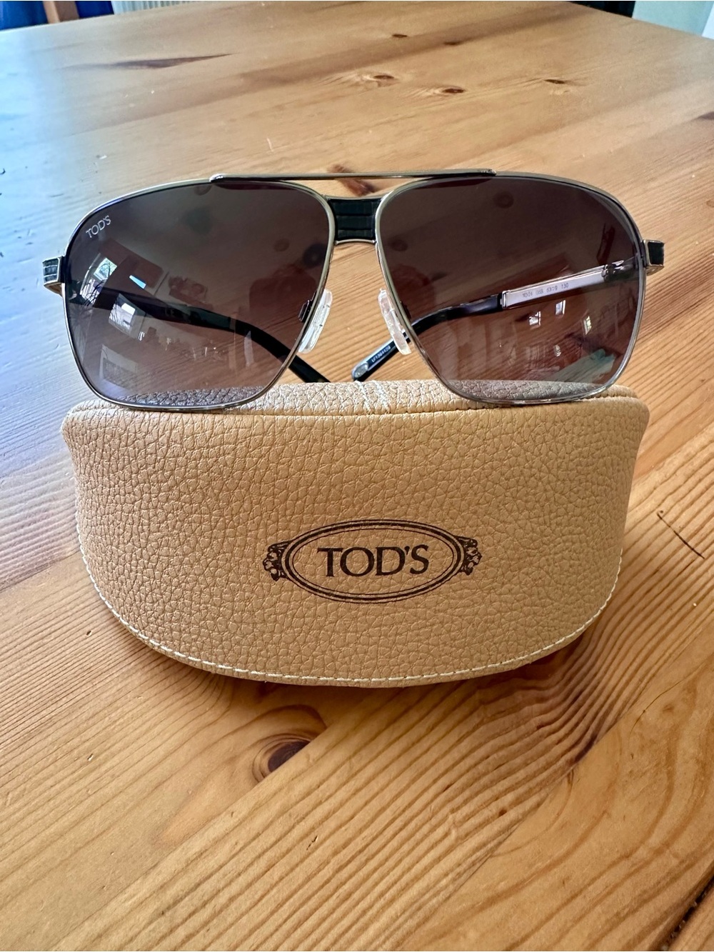Vintage Tod's Black TO0024 Men Aviators • EUC